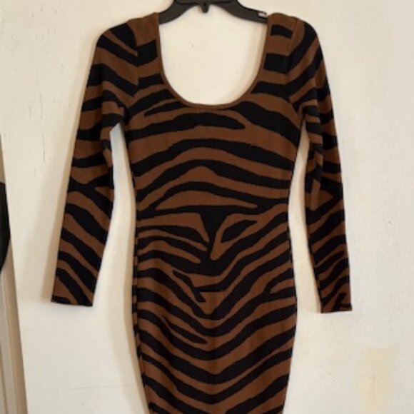 Fashion Nova Tiger Print Sweater Dress, Sz L, NWOT - Picture 4 of 8